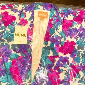 Show Me Your MuMu Ezra Blazer
Color: Magenta Blooms XXL